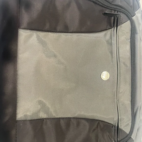 Targus Two-Tone Laptop Bag - Picture 2 of 11